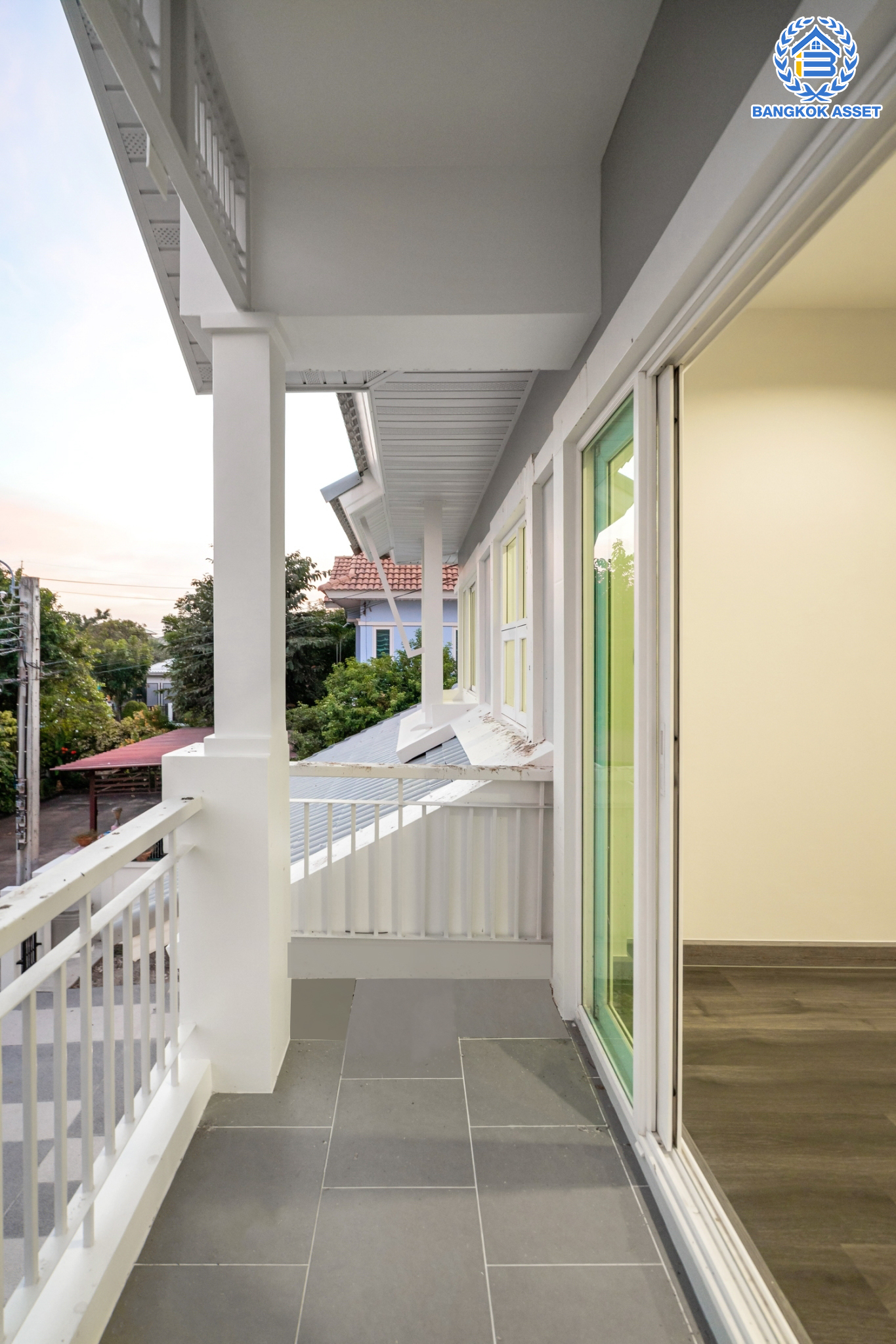 บ้านมือสองตกแต่งใหม่ ม.เพอร์เฟคเพลส1 ราชพฤกษ์ คุณภาพแบรนด์ Property Perfect เนื้อที่ 58 ตร.ว. บ้านเดี่ยวหลังใหญ่ ตอบโจทย์ทุกการอยู่อาศัย ฟังก์ชัน 3 ห้องนอน 3 ห้องน้ำ 2 ที่จอดรถ บนทำเลติดถนนราชพฤกษ์ ใกล้วงเวียนพระราม5 และรถไฟฟ้า "สถานีบางรักน้อยท่าอิฐ"